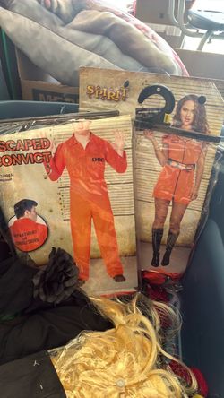 Couples his/hers Halloween costume convict$10
