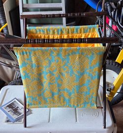 Vintage yarn holder
