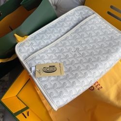 Goyard Pouch Bag 