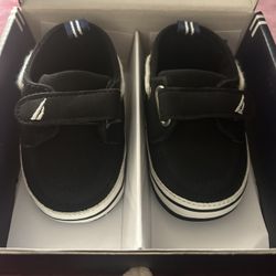 (Brand New ) Never Worn Nautica Baby Shoes SIZE 3 , 6-9 Months 