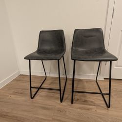 2 Barstools 