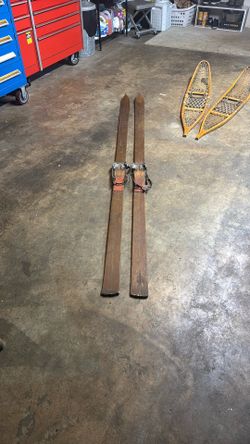 Antique Wood Skis