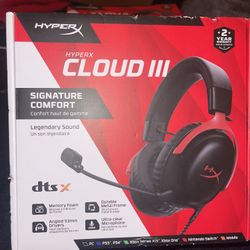 HyperX Cloud III Wireless Gaming Headset for PC/PlayStation 4/5/Xbox/Nintendo Switch