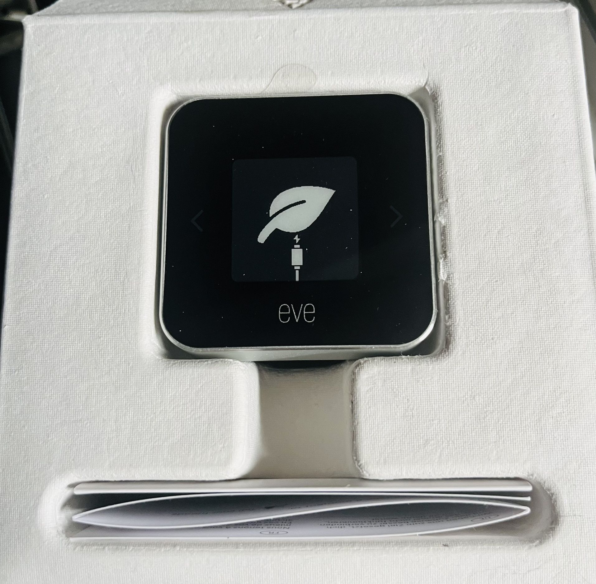 Eve Room Indoor Air Quality Monitor for Apple HomeKit 