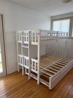 Free bunk bed with trundle