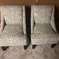 Accent Chairs 