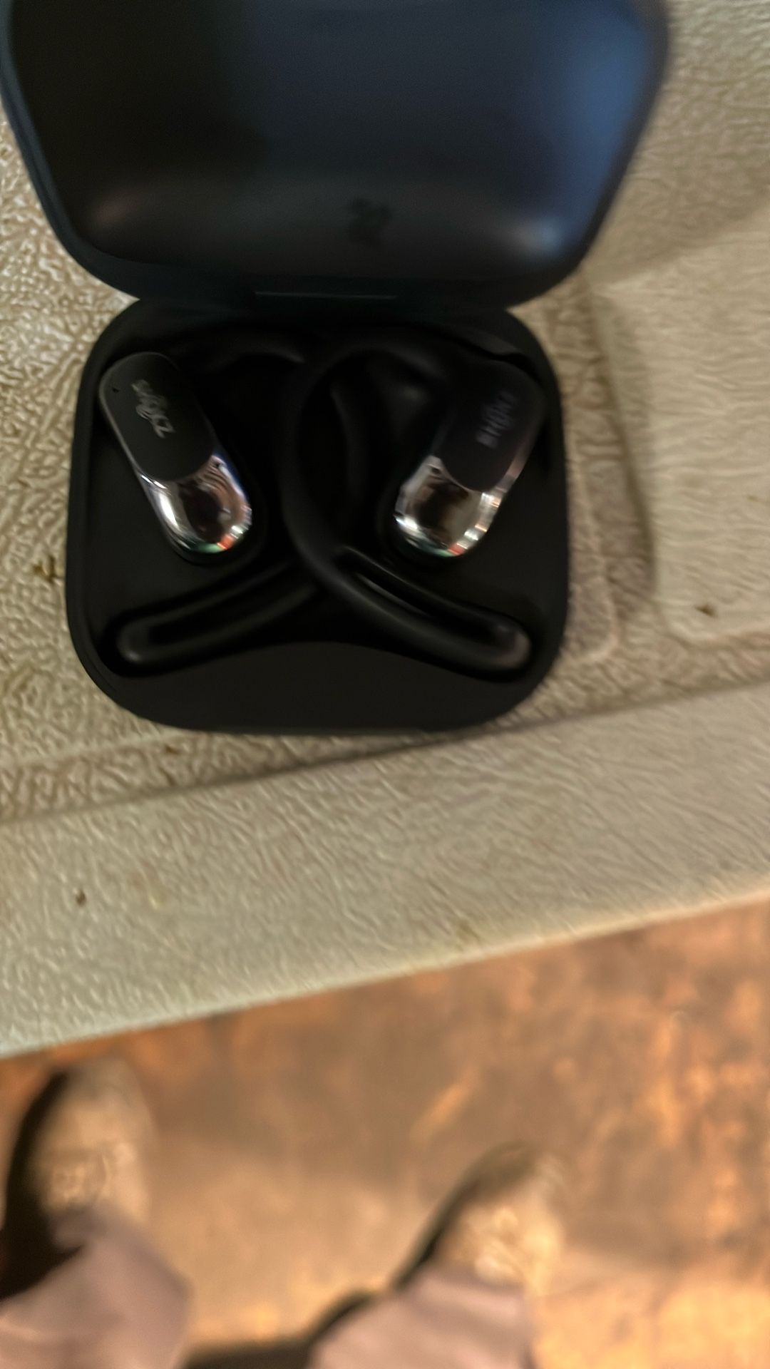 Bluetooth headphones