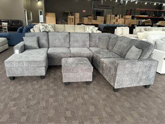 Gray modern comfy sectional w/ ottoman