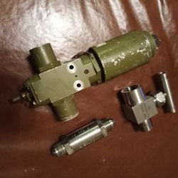 Whittaker Large Green Lowrider Hydraulic Dump with Aircraft Check Valve and Stainless Slow Down