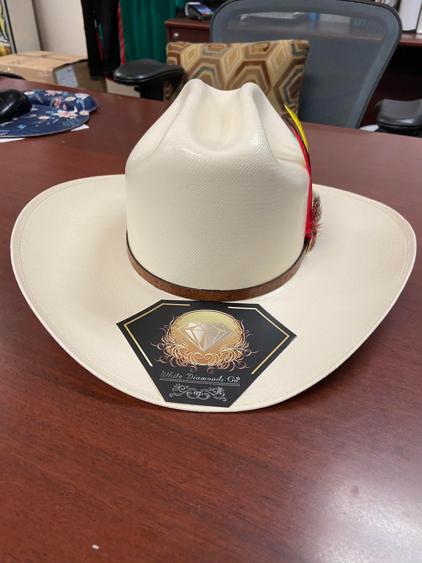 Nuevos Y Elegantes Sombreros While Diamonds 2000x