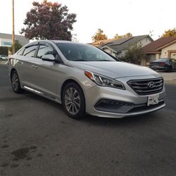 Hyundai Sonata Sport Sedan low Miles