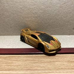 Hot Wheels Loose / Lamborghini Sesto Elemento / Gold
