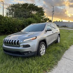2014 Jeep Cherokee Latitude Plus Sport Utility 