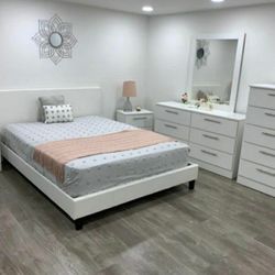 Set de Cuarto Queen Blanco Tapizado Nuevo con Cómoda y Mesitas – Miami