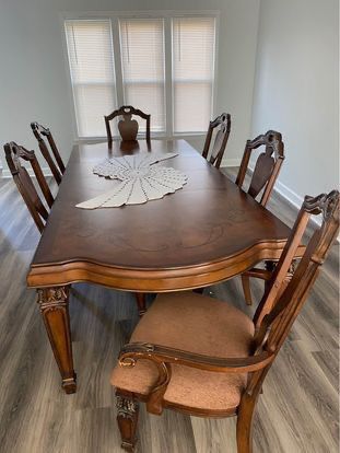 Dining Room Table + 6 Cushioned Chairs 