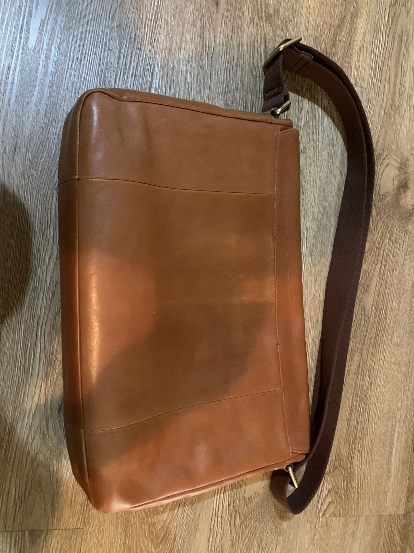 Fossil Aiden Leather Messenger