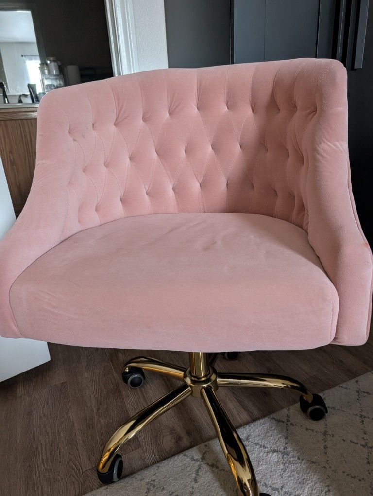 Wide Office Chair Pink-Pick Up Only Ann and 95