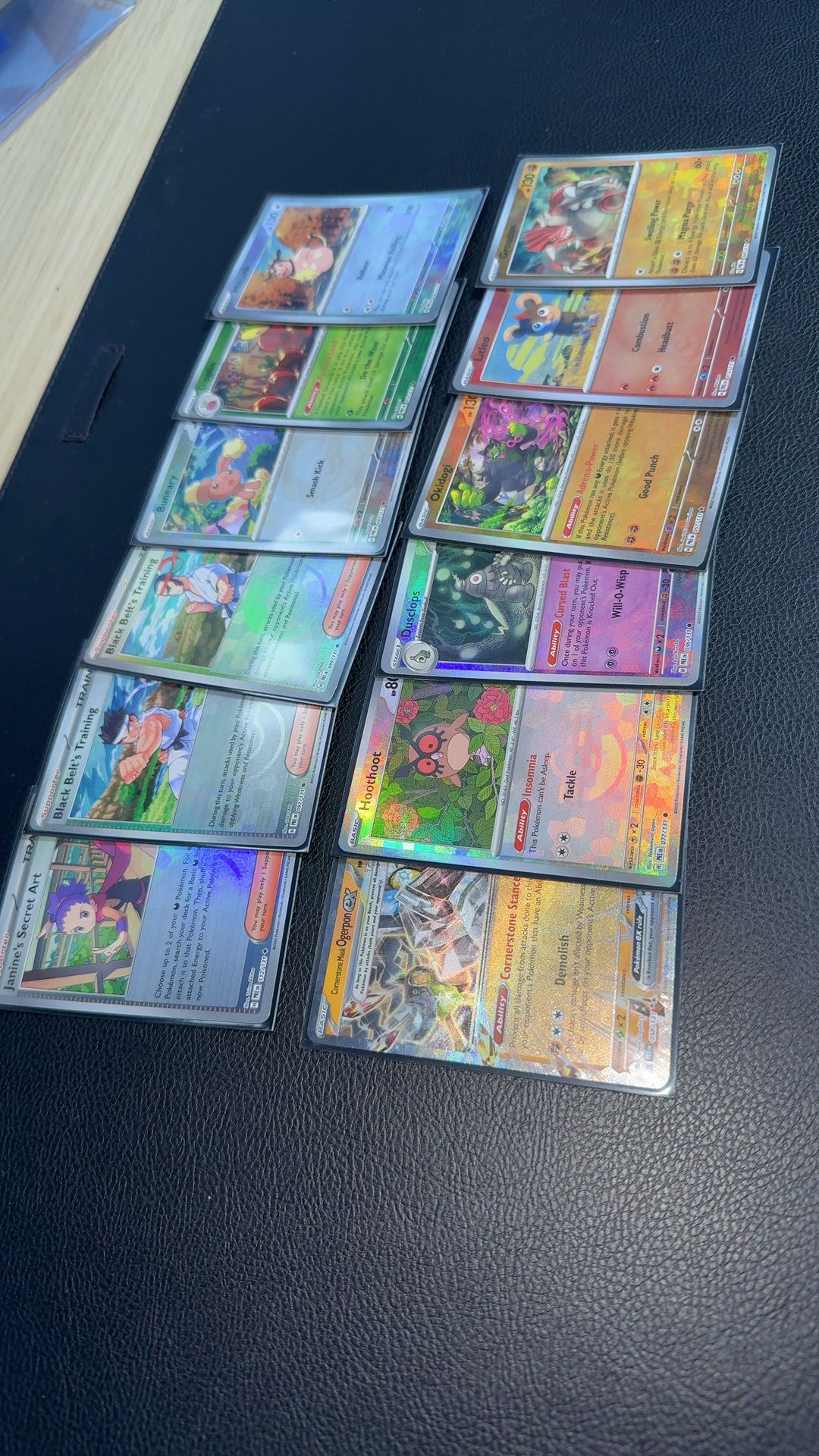 Pokémon Prismatic Lot (12x) Reverse Holo Poké Ball + Bonus Cards NM
