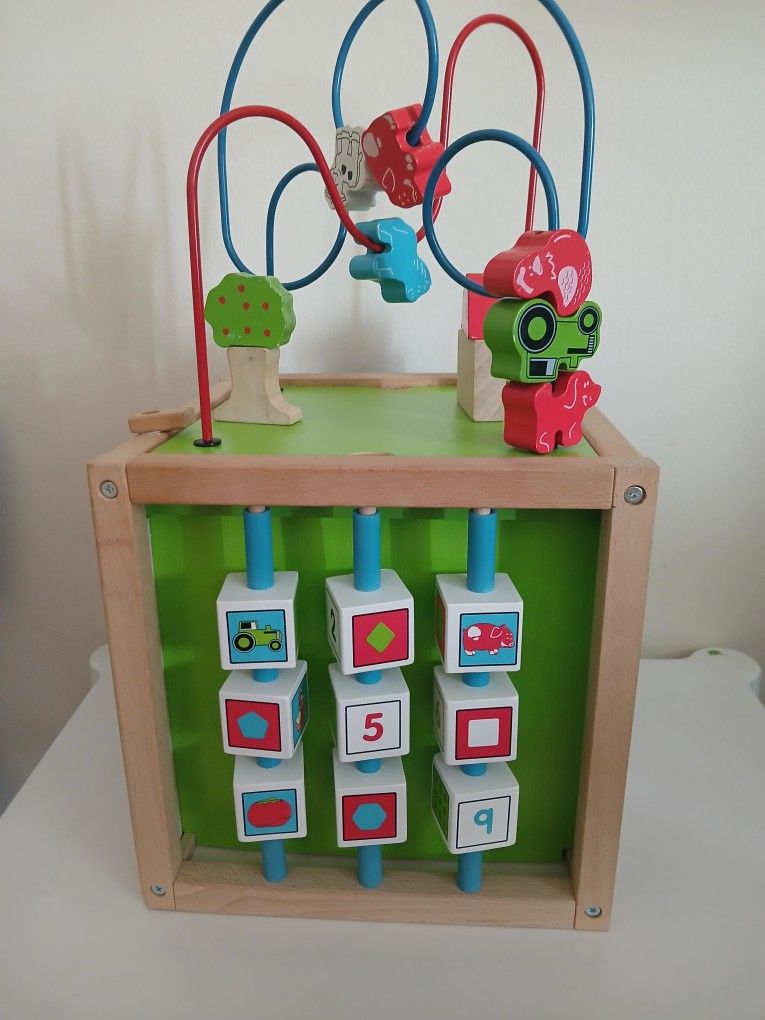 Kidcraft wooden  play box/ Caja de madera/juguete