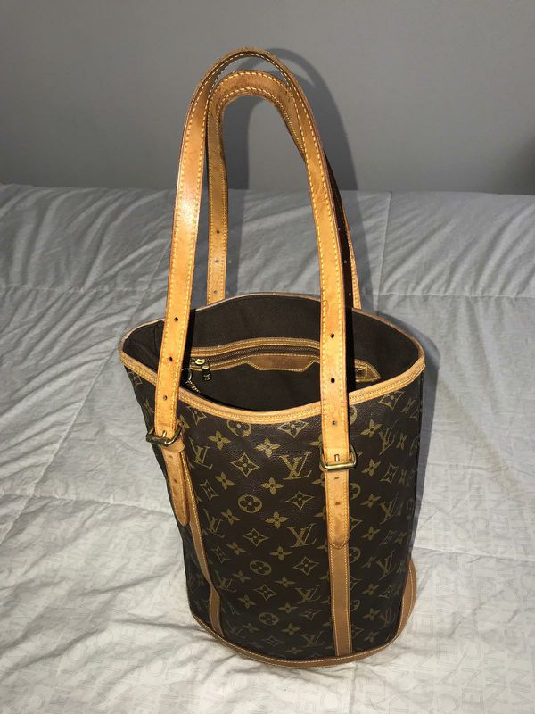 Authentic Louis Vuitton for Sale in Orlando, FL - OfferUp