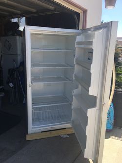 Freezer / congelador $99.00 or best offer/ mejor oferta
