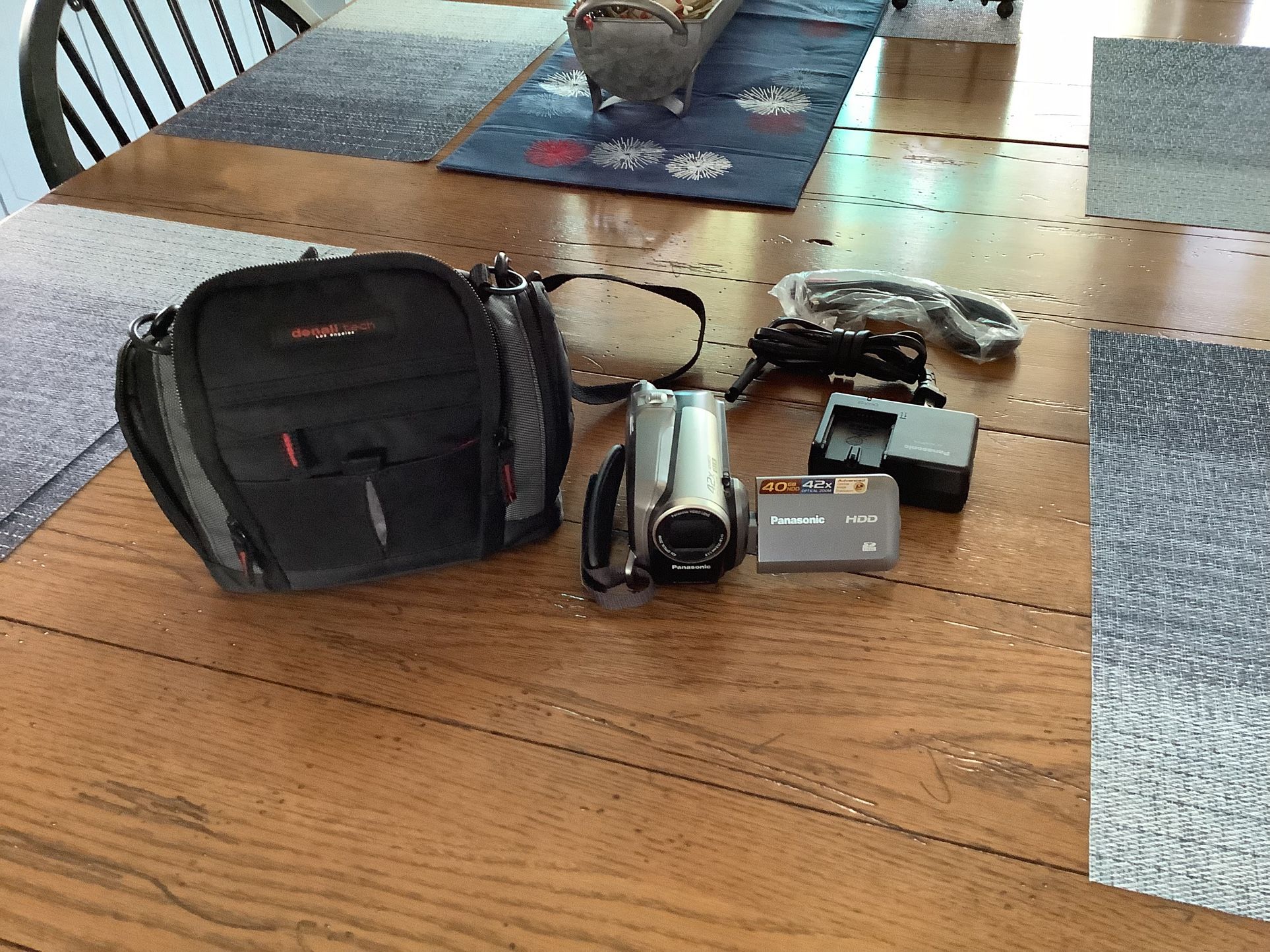 Panasonic SDR-H40P Video Camera With 40 Gig Built In Hard Drive