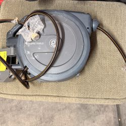 Giraffe Tools Retractable Water Hose