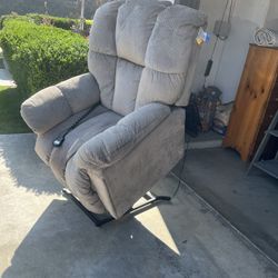 Lift Up And Recline Chair Works Good