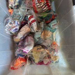 TOYS FROM MCDONALD’S STILL IN BAG VERY OLD AT LEAST 30 OF THEM