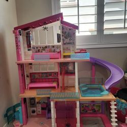Barbie Dream House 
