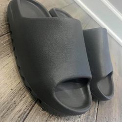 1 Yeezy Slide
