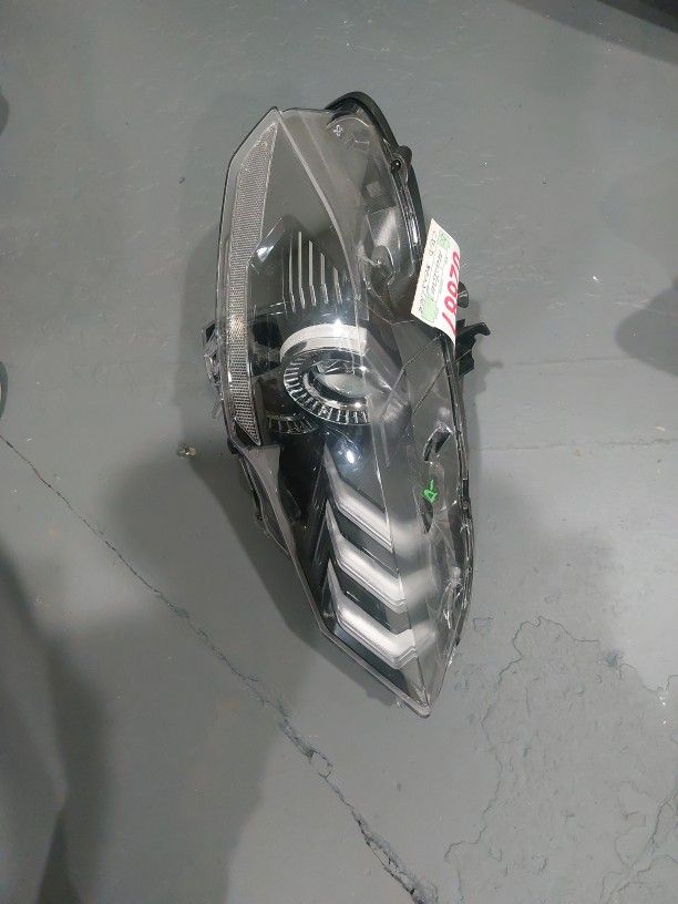 2020 Ford  Mustang  RIGHT HEADLIGHT 