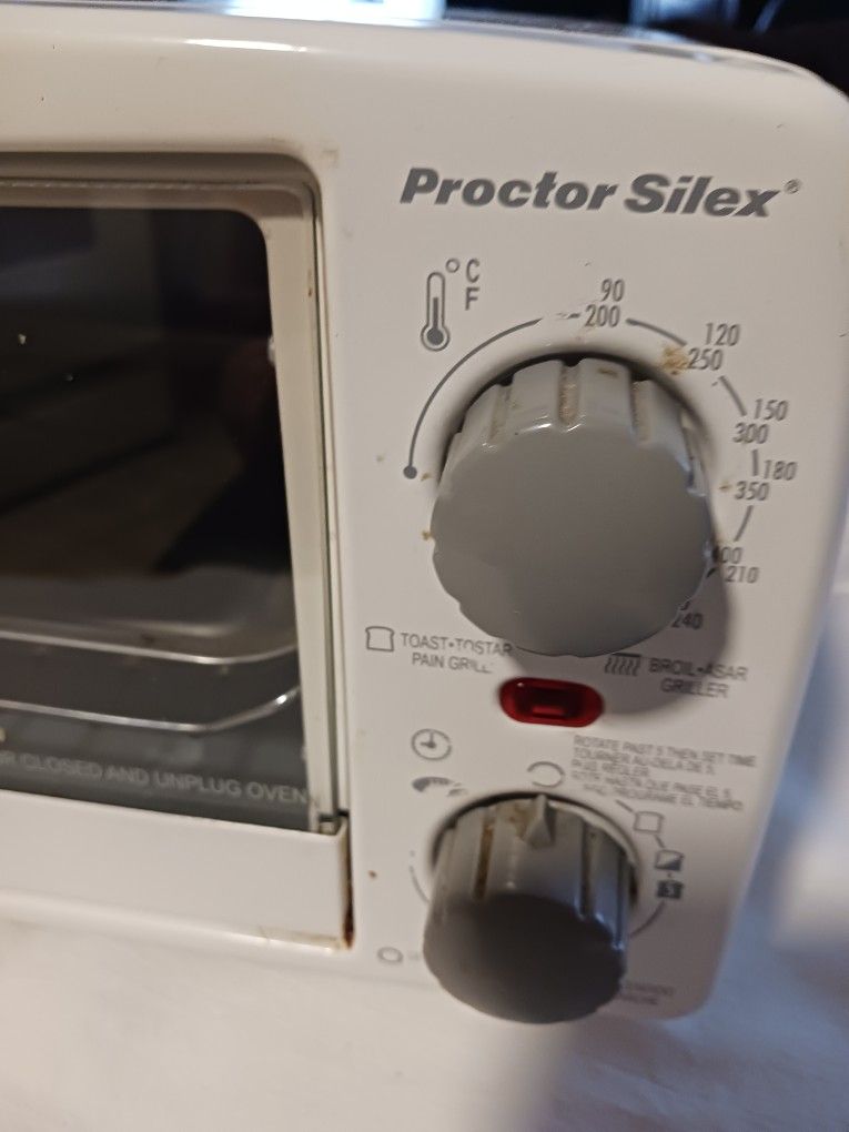 Cool vintage Proctor-Silex toaster oven for Sale in New York, NY - OfferUp