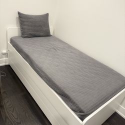 Twin Bed With Mattress 