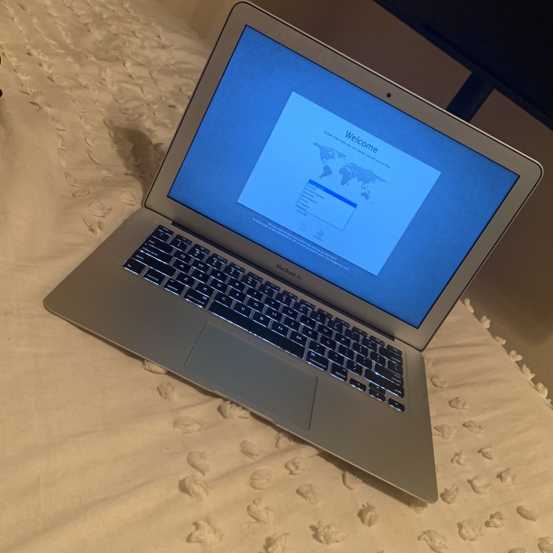 macbook air (mid 2012), best condition possible