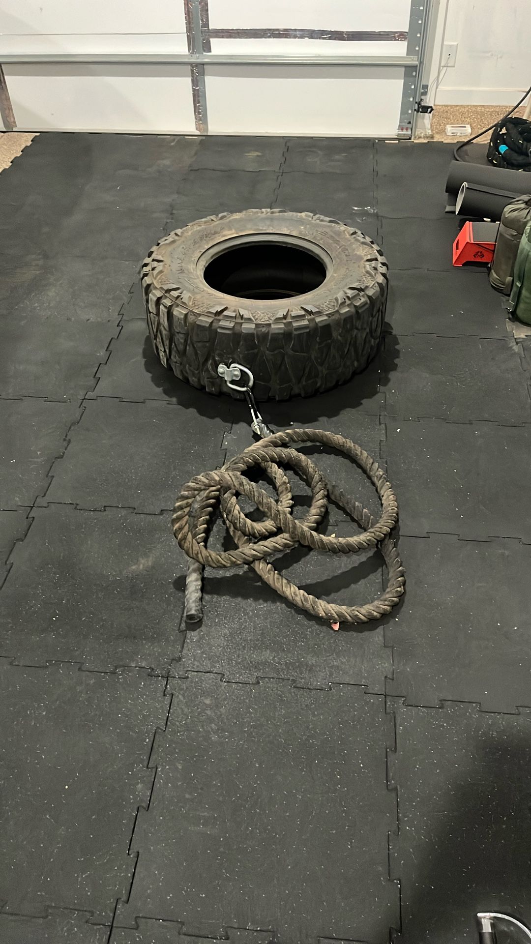 Exercise Tire + Combat Rope ( FREE)