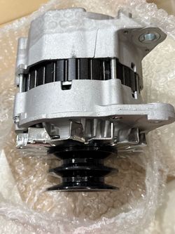 WAI 12310N Alternator - Internal Regulator/External Fan 40 Amp/24 Volt, CW Mitsubishi