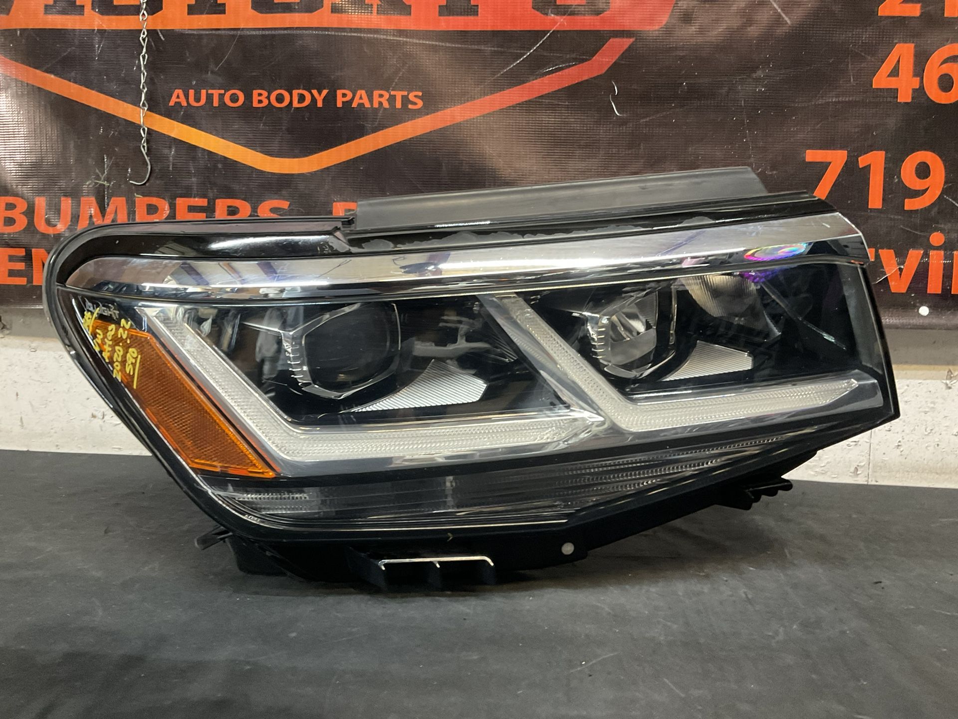 VW ATLAS 2020-2022 RH HEADLIGHT OEM