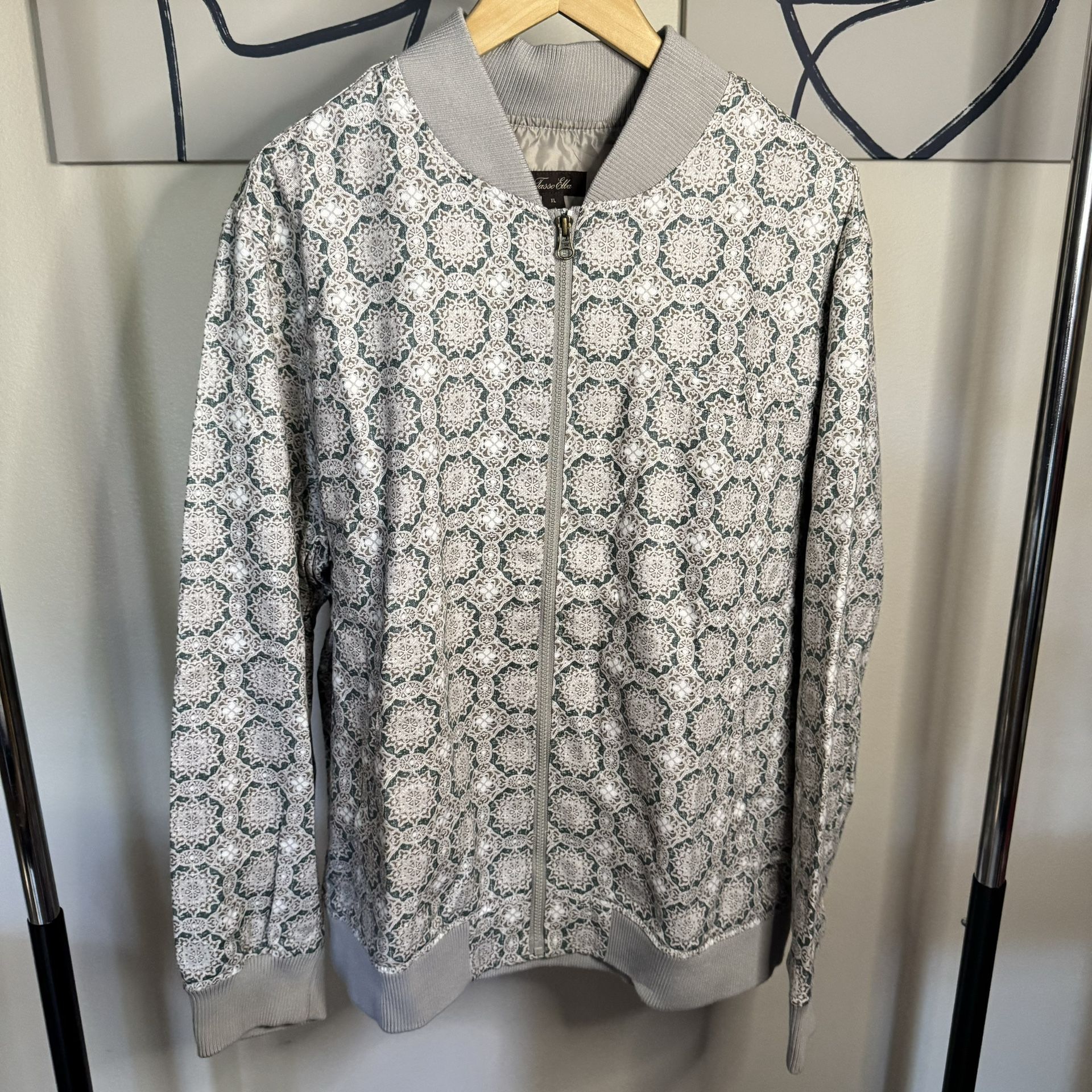 Men’s Bomber Jacket Size XL Worn Once