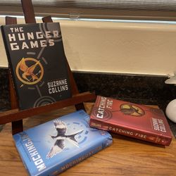 Hardcover Hunger Games Trilogy Series-  3Books By Suzanne Collins