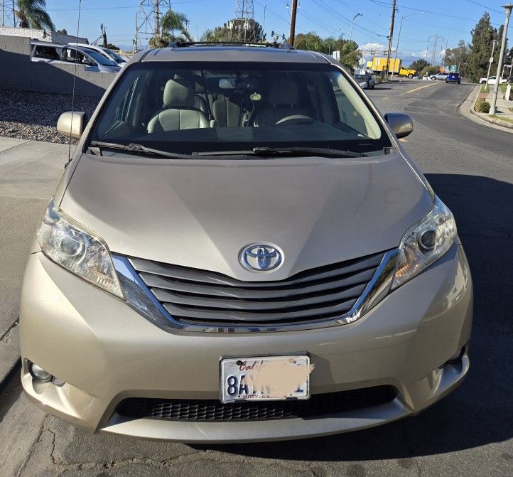 2014 Toyota Sienna