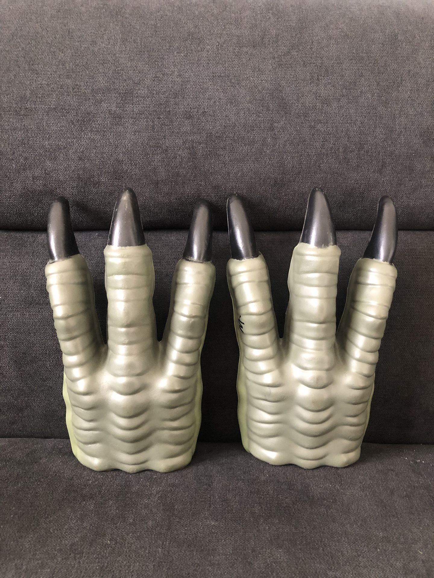 Jurassic World JW Velociraptor Raptor Green Costume Claws Hands Gloves 2014 Hasbro