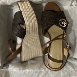 Michael Kors wedges Size 8