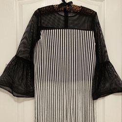 Top  Fringe And Mesh Black& White Textured Stripes Lined With Black Polyester ! Super Cute Mesh Bell Sleeves And Fringe Top New