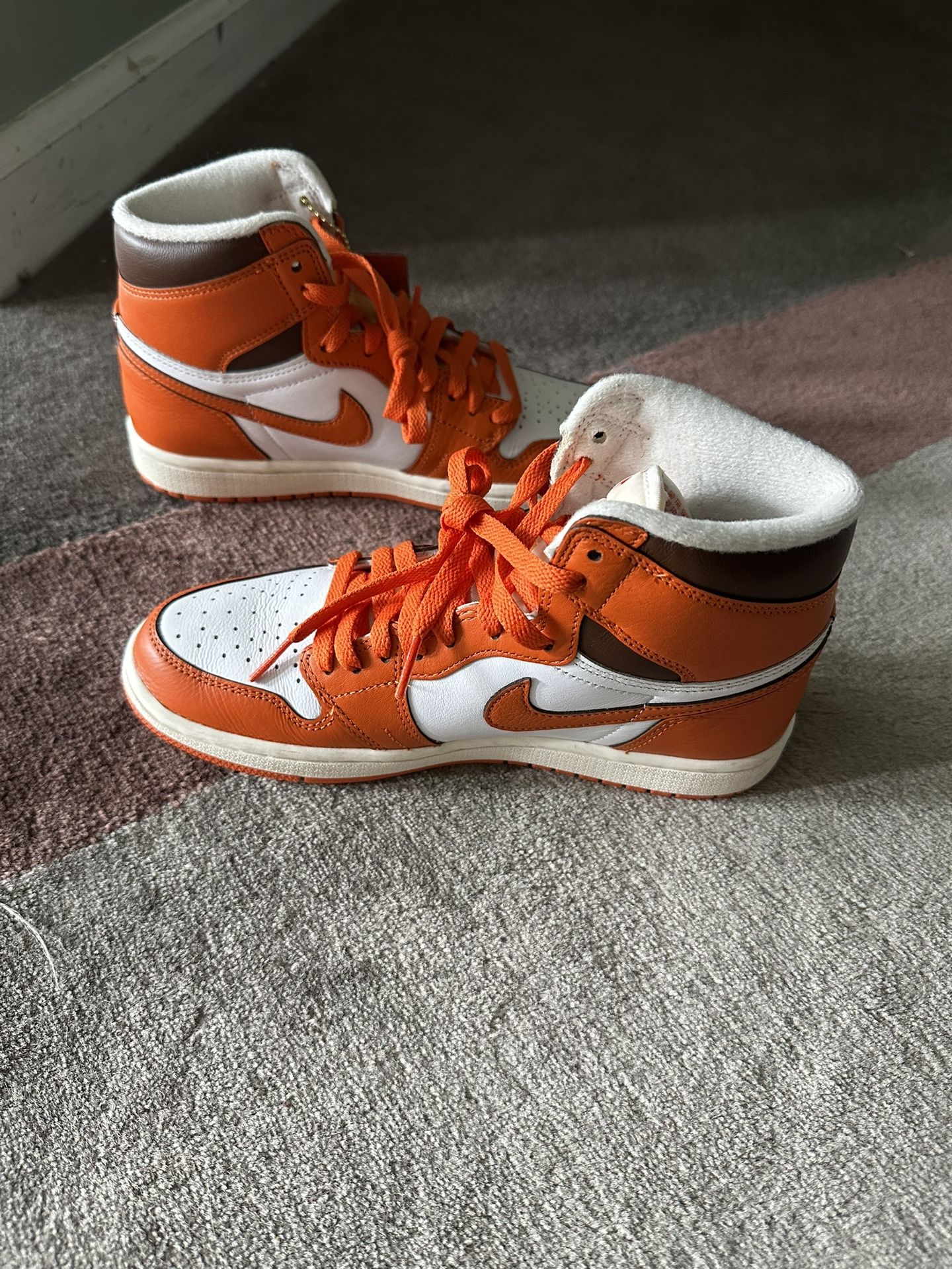 Air Jordan 1 Retro High OG “Starfish” Women’s Size 7