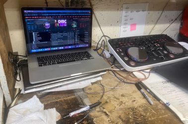 Pioneer DDJ-ERGO DJ Controller Bundle. Comes with older MacBook with Virtual DJ installed and a Speaker
