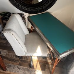 Free Desk / Chair -curbside