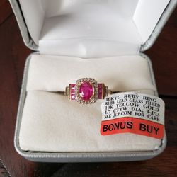 Ruby ring, 10 karat yellow gold