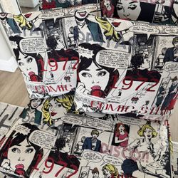 Armchair + 2 Pillows 