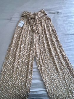 New Forever 21 Pants Size Medium $10